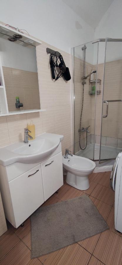 Inessa Center Guest Penthhouse Appartement Chişinǎu Buitenkant foto